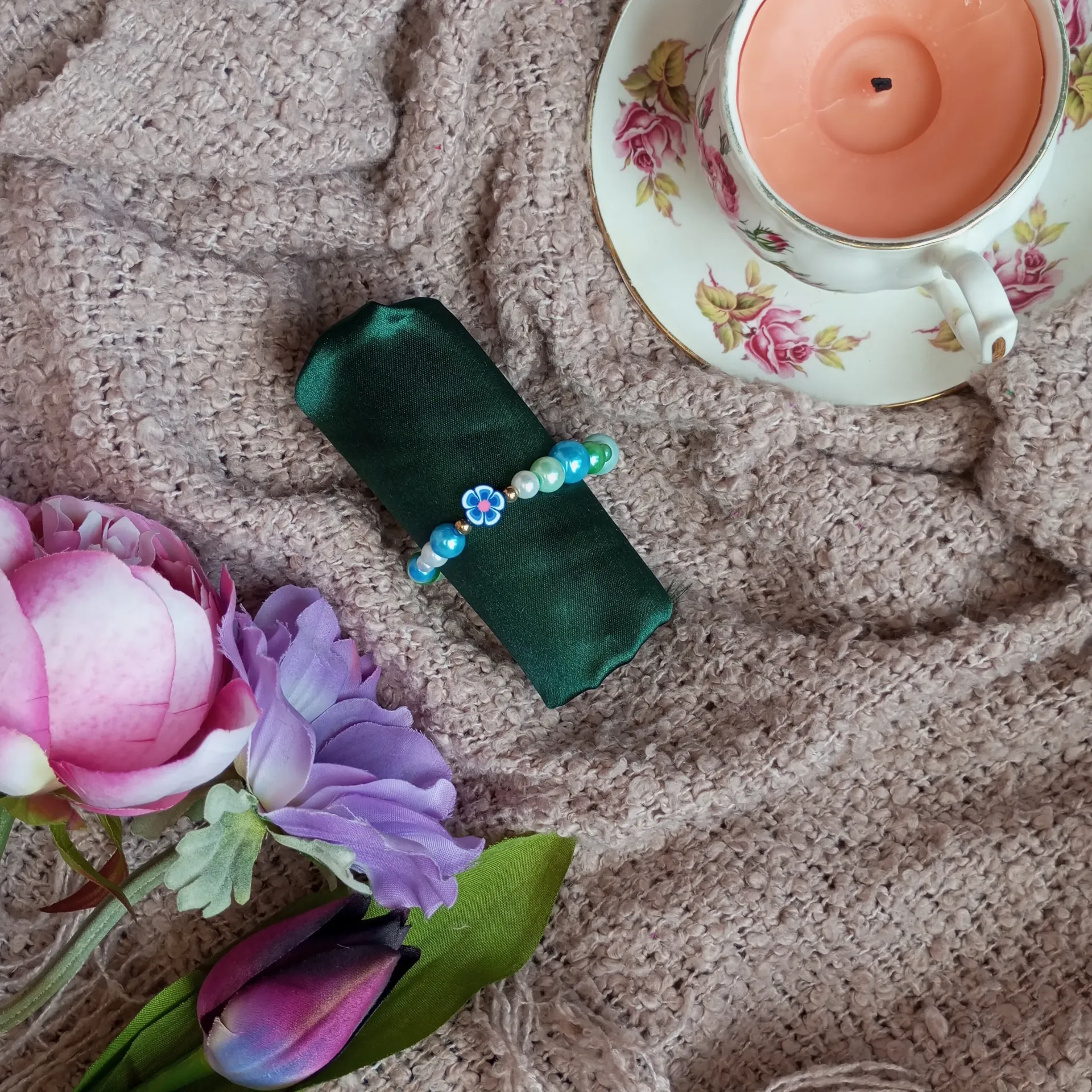 blauwe bloemen parel